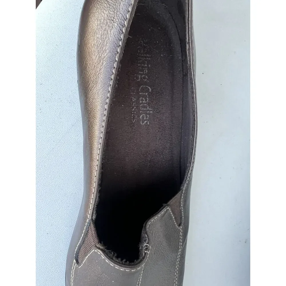 Walking Cradles Women's 1.5 heel metallic brown Size 8 1/2 M comfort shoes